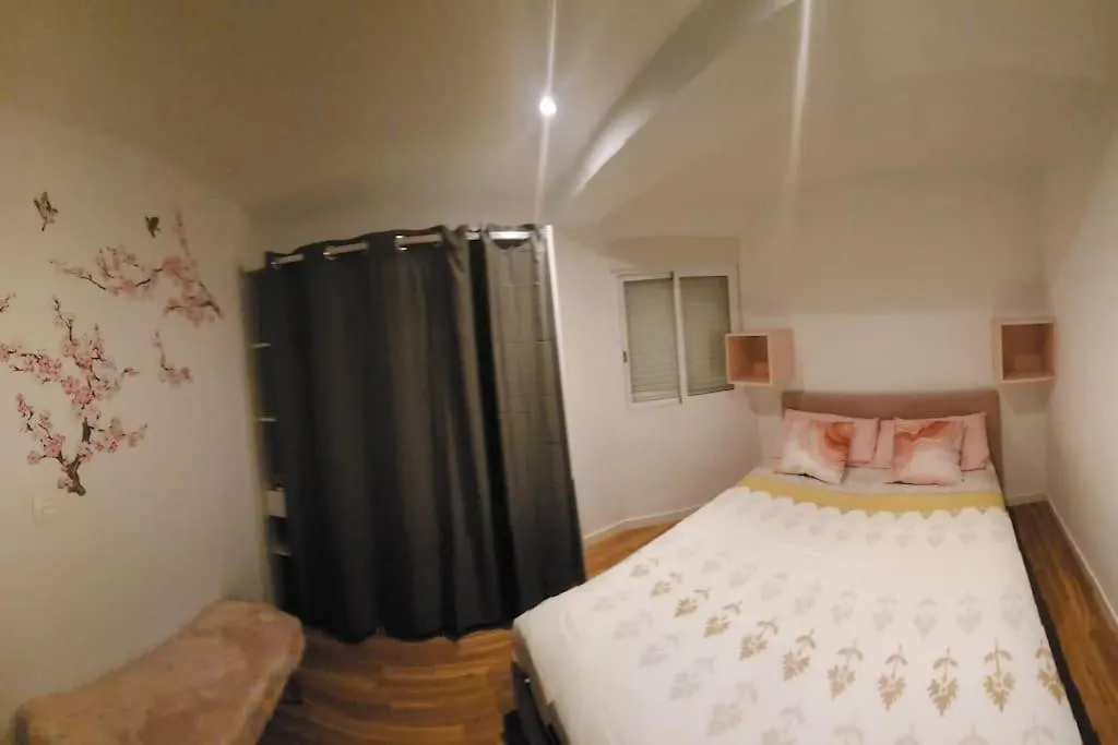 Stylishly Apartament Ginachero 2 contacts